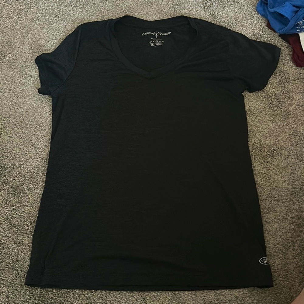 workout tee never worn
